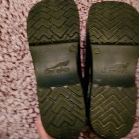 Shoes - Picture 6 of 8